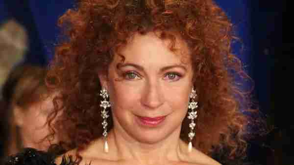 20251010_THUMB_ALEX_KINGSTON_DIAGNOSIS_2457191491830_560x315_2457197635729 (1)