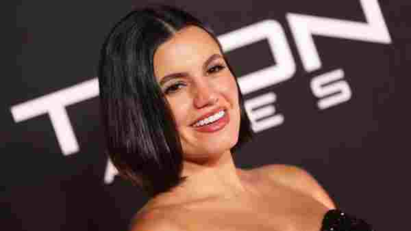 hayley_anniversary_560x315_2473614915995